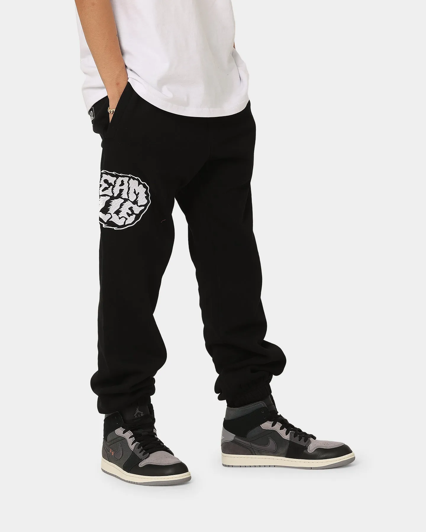 Dreamville Paisley All Over Sweatpants Black