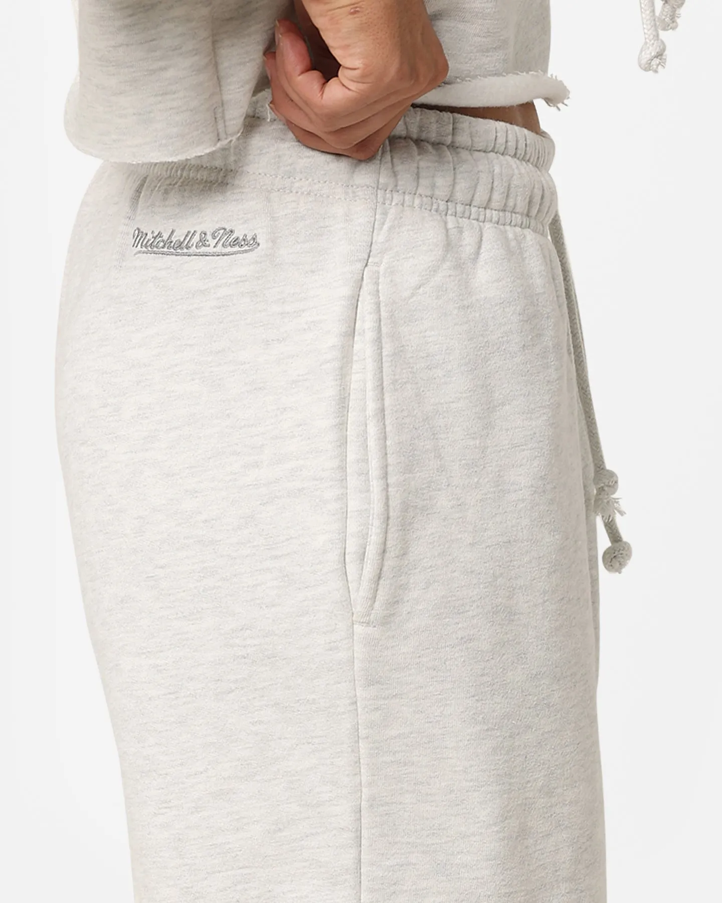 Mitchell & Ness Women's Chicago Bulls Arch Logo Sweatpants White Marle