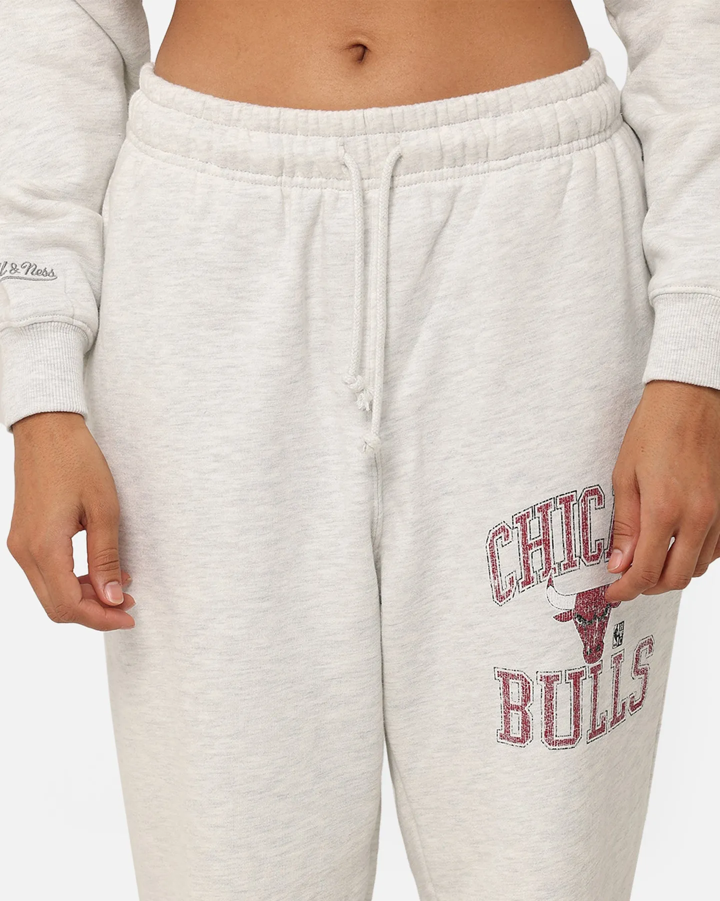 Mitchell & Ness Women's Chicago Bulls Arch Logo Sweatpants White Marle