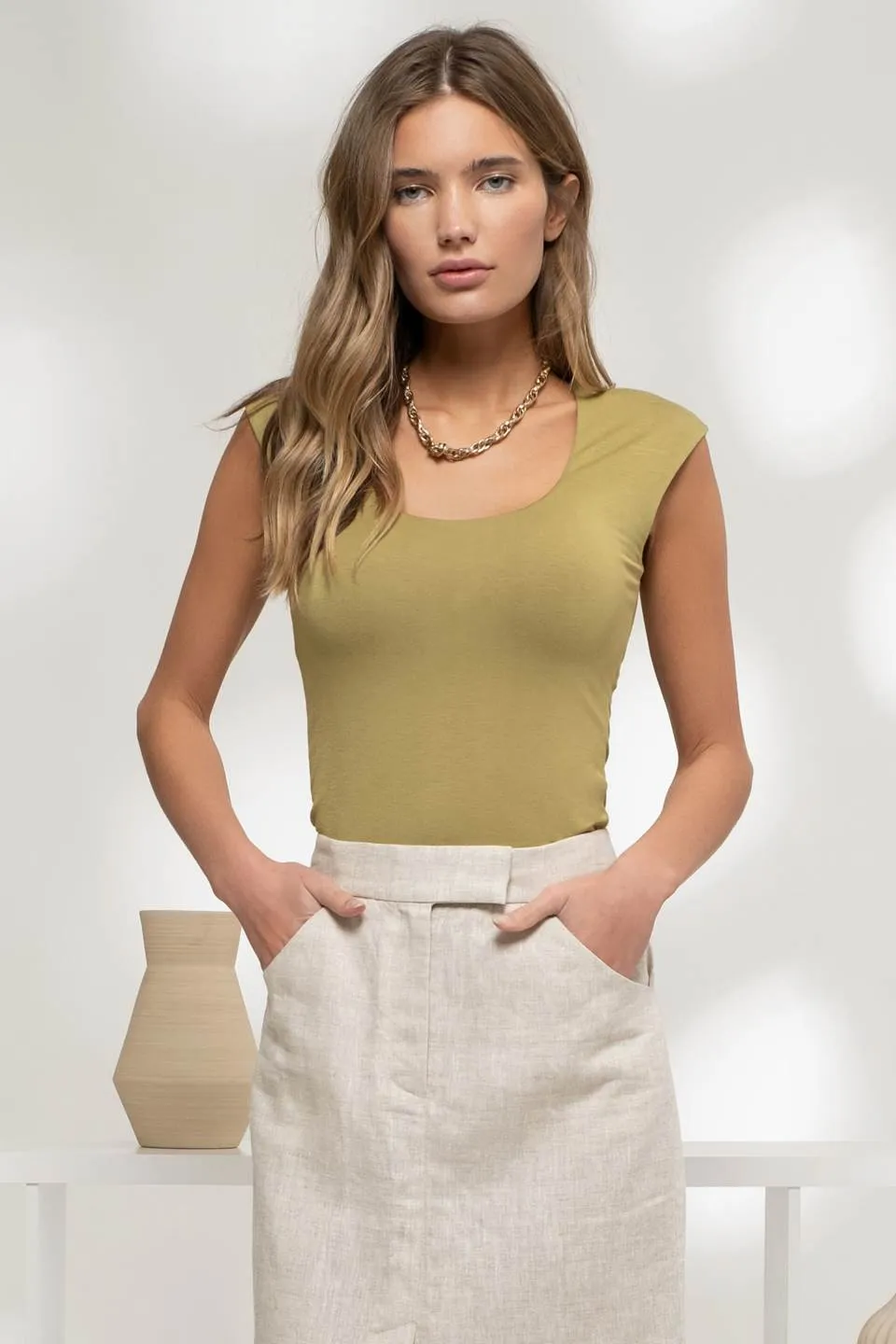 REVERSIBLE KNIT SLEEVELESS CROP TOP