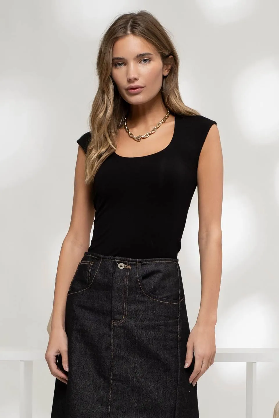 REVERSIBLE KNIT SLEEVELESS CROP TOP