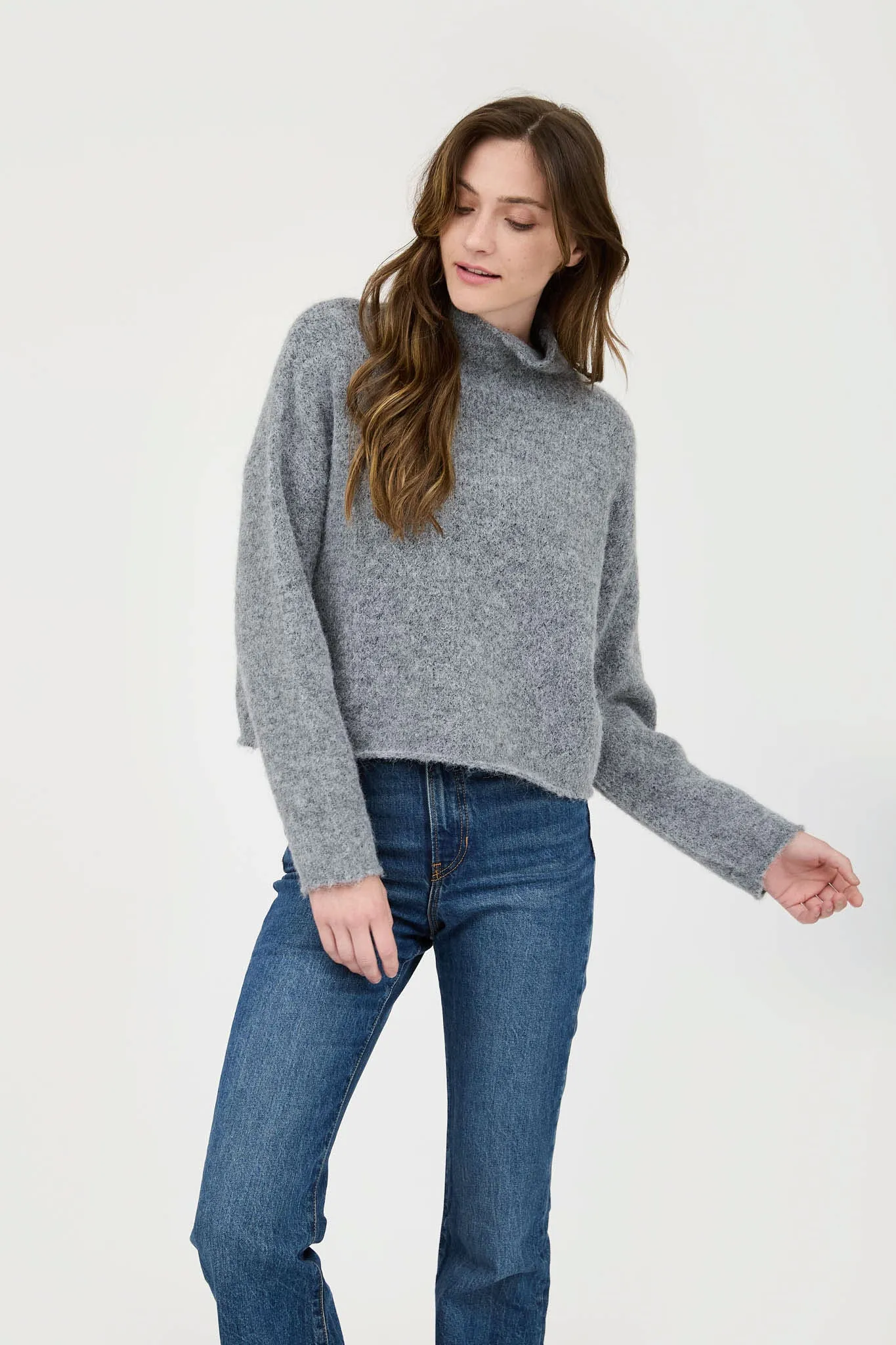 TURTLENECK LONG SLEEVE KNIT SWEATER