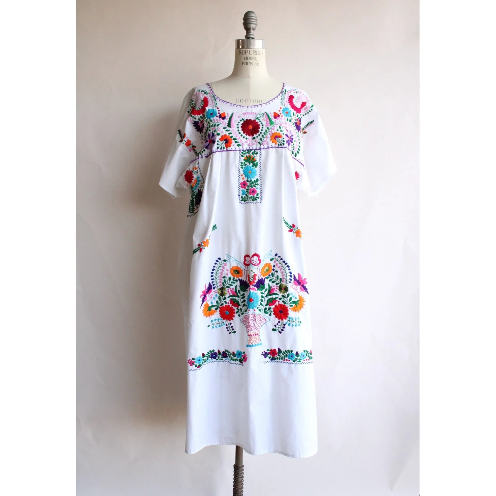 Vintage 1970s 1980s White Mexican Oaxaca Embroidered Floral Dress